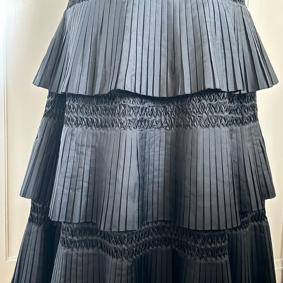 Elegant Black Tiered Skirt - Picture 2 of 3